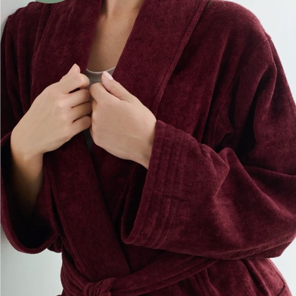 Avocado Organic French Terry Cloth Women's Robe in Color Port, Size L, EUC - Picture 3 of 9